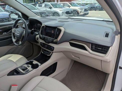 Used 2022 GMC Terrain Denali w/ Denali Premium Package AWD/4WD image 39