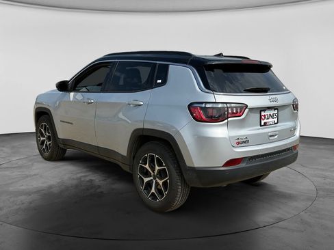 Used 2025 Jeep Compass Limited AWD/4WD image 7