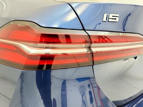 Used 2025 BMW i5 eDrive40i RWD image 27