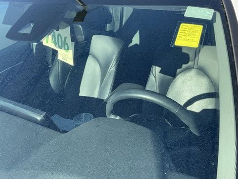 Used 2022 Toyota Camry XLE image 21