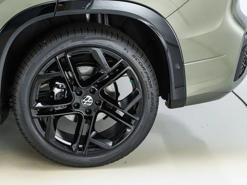 New 2026 Volkswagen Tiguan SE R-Line FWD image 6