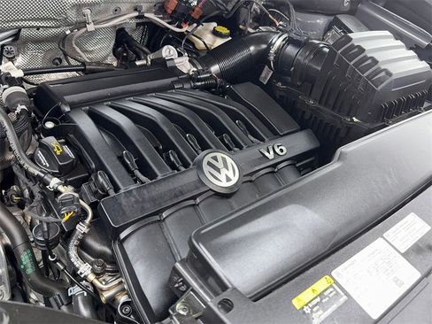 Used 2023 Volkswagen Atlas Cross Sport SEL Premium R-Line image 59