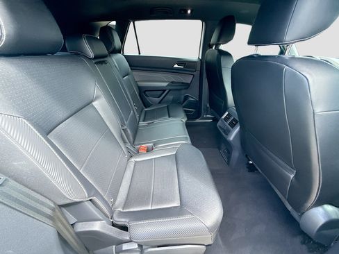 Certified 2021 Volkswagen Atlas Cross Sport SE w/ Panoramic Sunroof Package FWD image 28