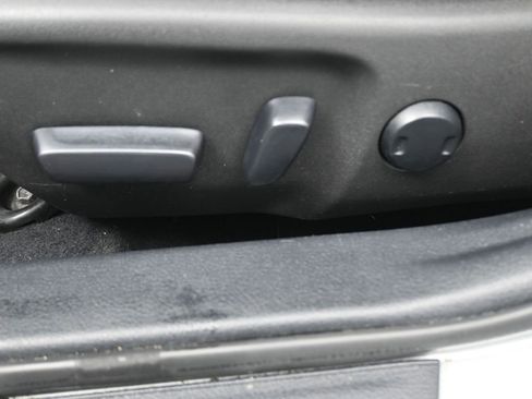 Used 2016 Toyota Camry SE image 25