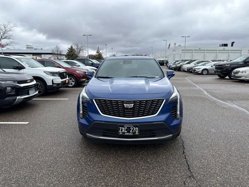 Used 2021 Cadillac XT4 Premium Luxury image 2