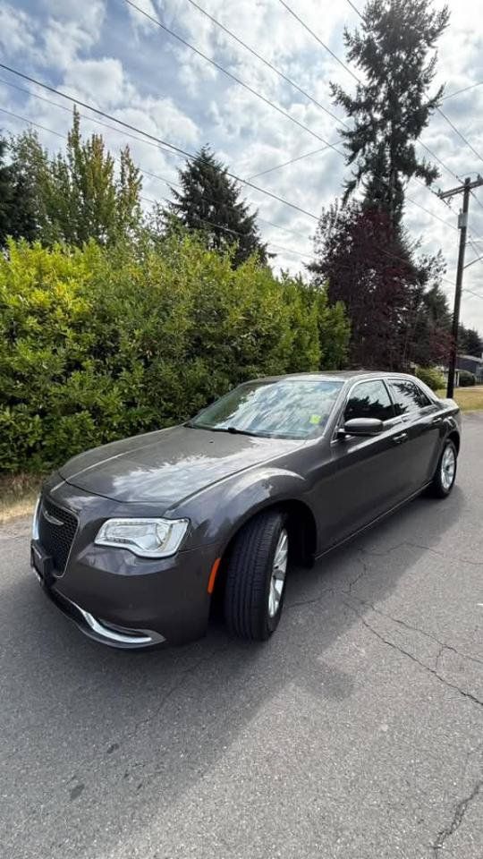 Used 2016 Chrysler 300 Limited RWD image 21