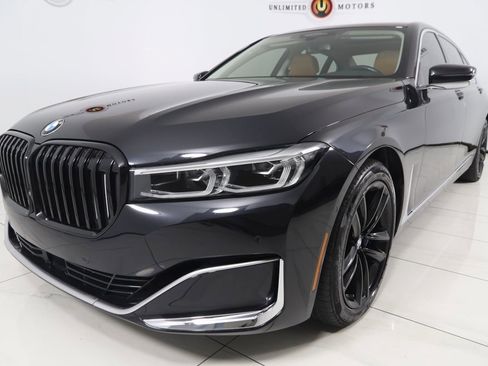 Used 2022 BMW 750i xDrive w/ Luxury Rear Seating Package image 74
