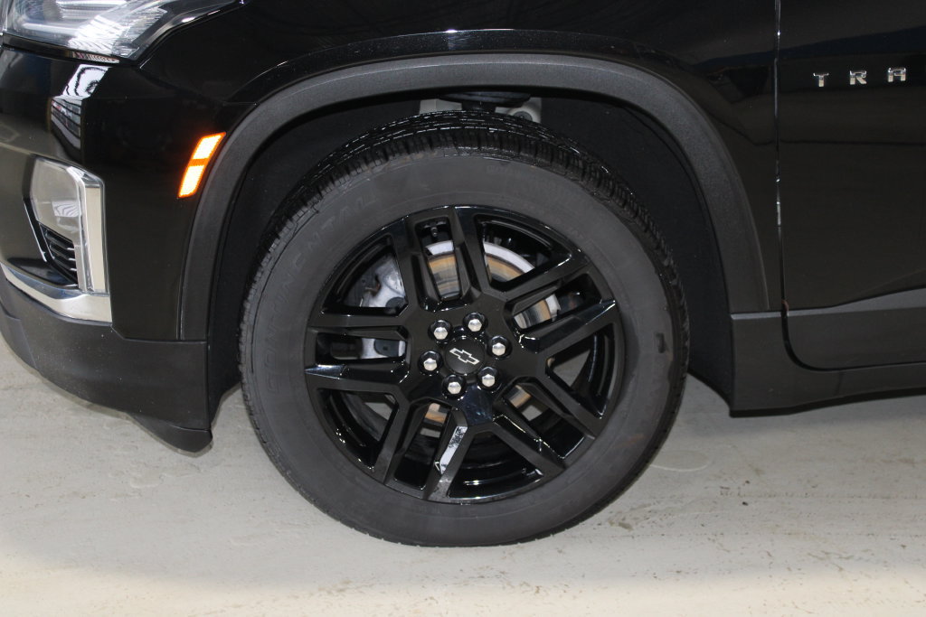 Used 2023 Chevrolet Traverse LT AWD/4WD image 4