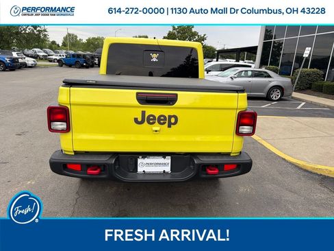 Used 2023 Jeep Gladiator Rubicon w/ Cold Weather Group AWD/4WD image 5