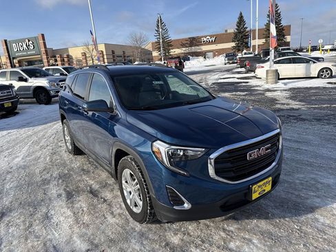 Used 2021 GMC Terrain SLE w/ Driver Convenience Package image 4