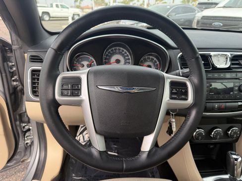 Used 2013 Chrysler 200 Touring FWD image 12