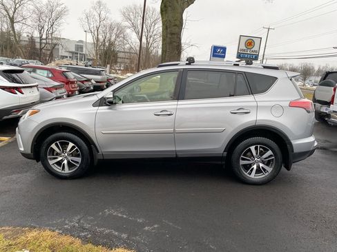 Used 2018 Toyota RAV4 XLE image 7