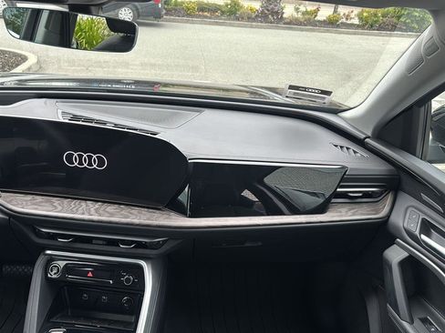Used 2025 Audi Q5 Premium w/ Premium Plus AWD/4WD image 11