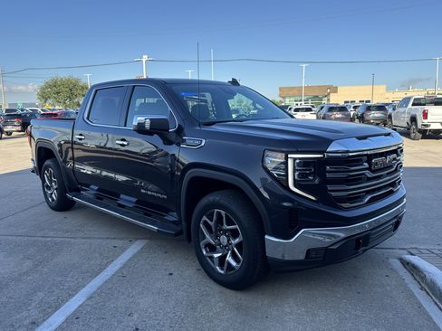 Used 2023 GMC Sierra 1500 SLT w/ SLT Premium Plus Package RWD image 13