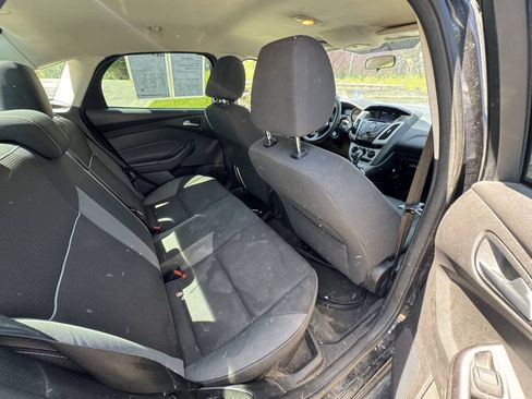 Used 2013 Ford Focus SE FWD image 6