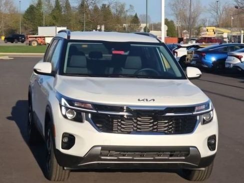New 2026 Kia Seltos S AWD/4WD image 2