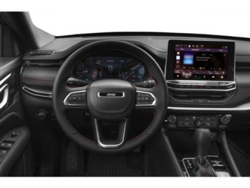 Used 2025 Jeep Compass Trailhawk w/ Trailhawk Elite Group AWD/4WD image 9