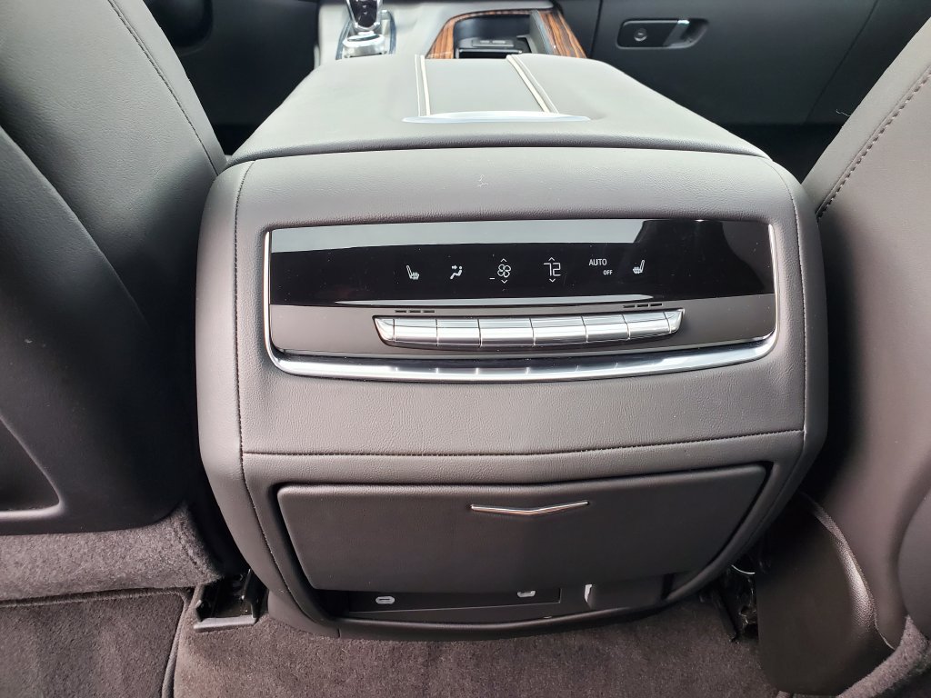 Used 2024 Cadillac Escalade Premium Luxury w/ Performance Package AWD/4WD image 42