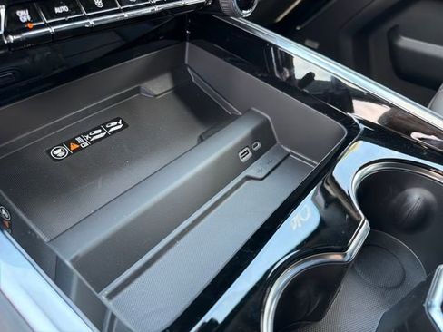 New 2026 Chevrolet Suburban High Country image 33