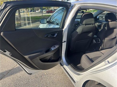 Used 2019 Chevrolet Malibu LT image 12