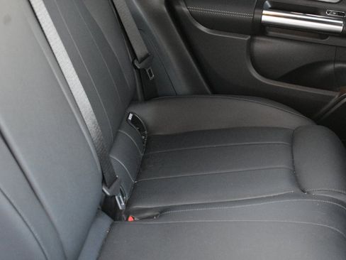 Used 2022 Mercedes-Benz GLA 250 4MATIC image 29