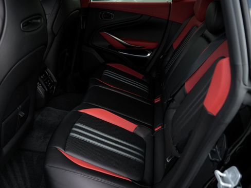 New 2026 Aston Martin DBX 707 image 32