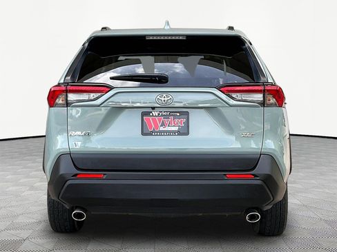 Used 2023 Toyota RAV4 XLE FWD image 5