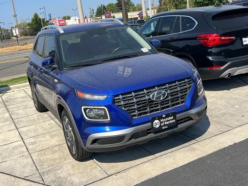 Used 2023 Hyundai Venue Limited w/ Cargo Package FWD image 7