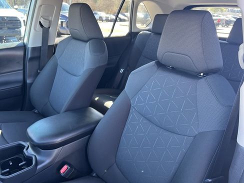 Certified 2025 Toyota RAV4 XLE w/ Convenience Package image 16