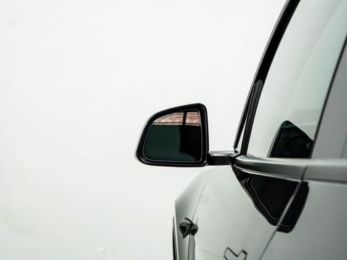 Used 2026 Tesla Model Y 2WD image 18