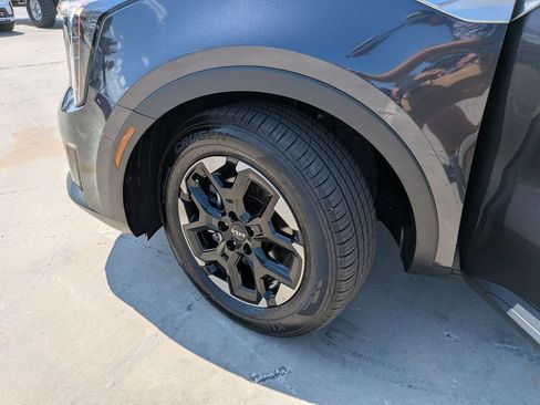 Certified 2025 Kia Sorento S FWD image 39