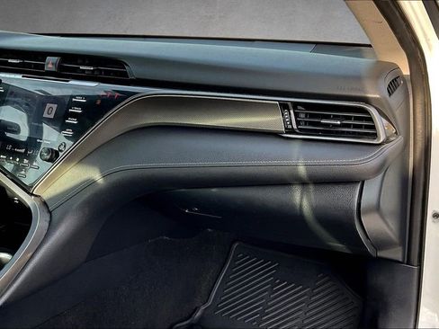 Used 2019 Toyota Camry XSE image 26