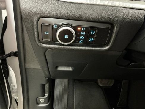 Used 2020 Ford Explorer XLT w/ Equipment Group 202A RWD image 21