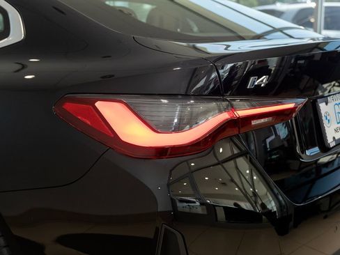 Used 2023 BMW i4 eDrive40 RWD image 3