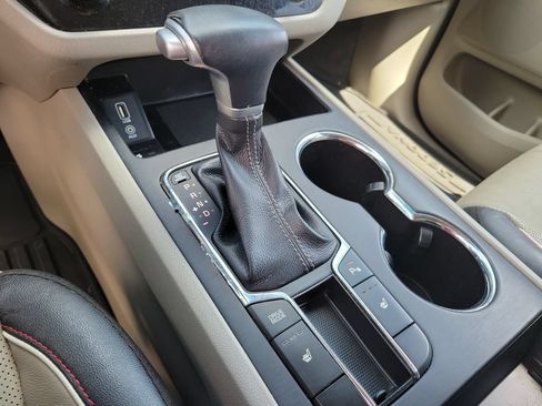 Used 2020 Kia Sedona EX FWD image 20