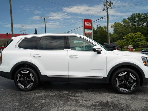 Used 2025 Kia Telluride S FWD image 2