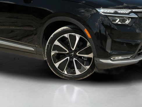 New 2025 VinFast VF 8 Plus AWD/4WD image 31