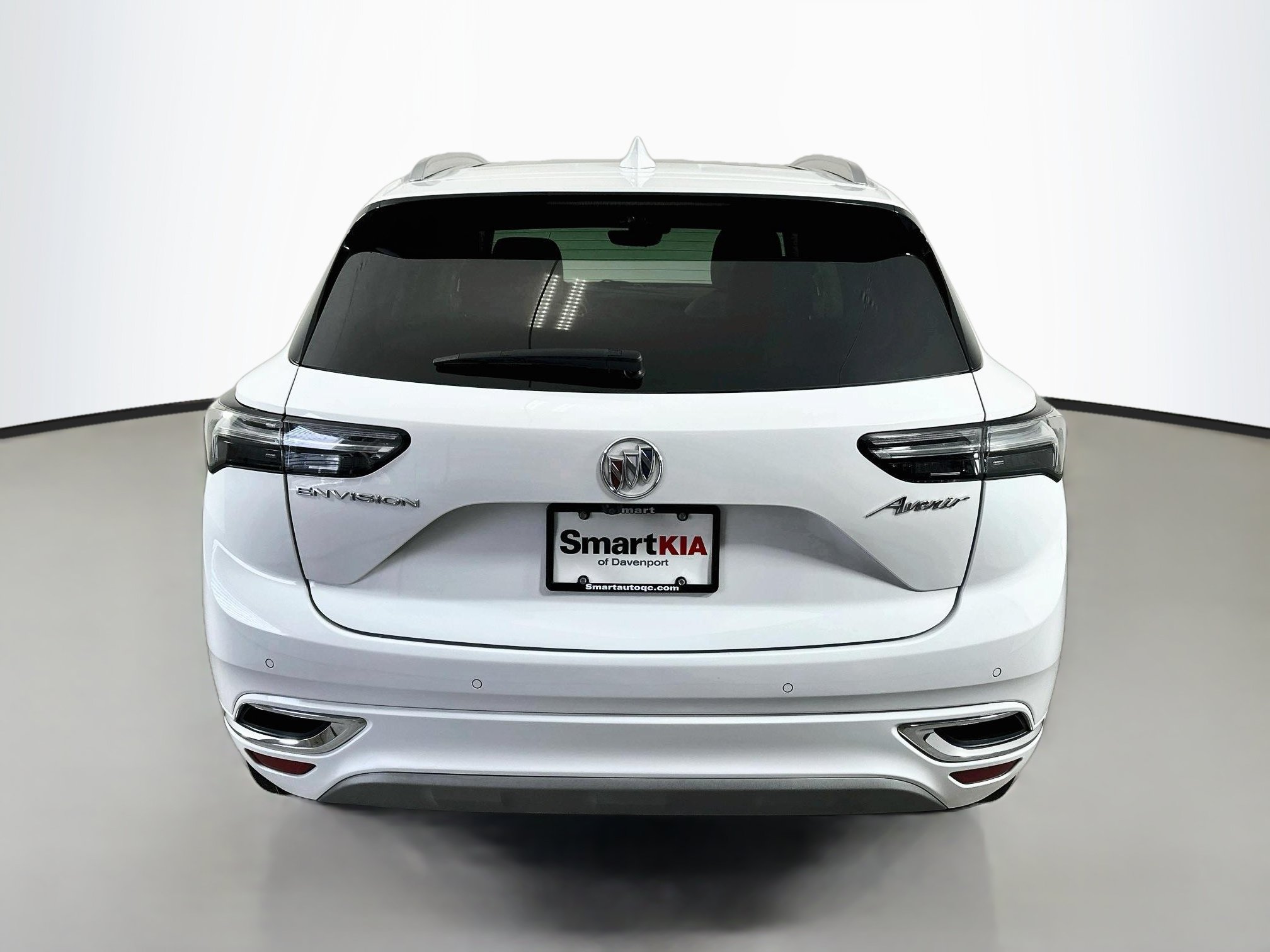 Used 2022 Buick Envision Avenir w/ Technology Package II FWD image 6