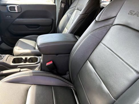 Used 2023 Jeep Wrangler Unlimited Sahara w/ Cold Weather Group image 10