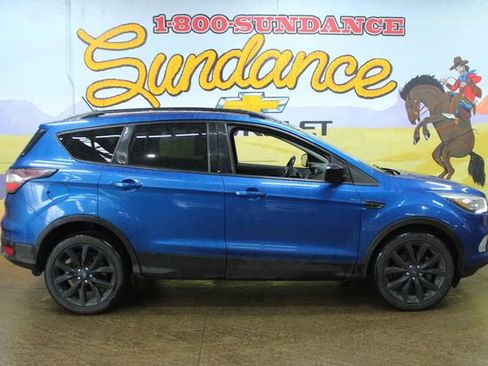 Used 2018 Ford Escape SE w/ SE SYNC Package image 1
