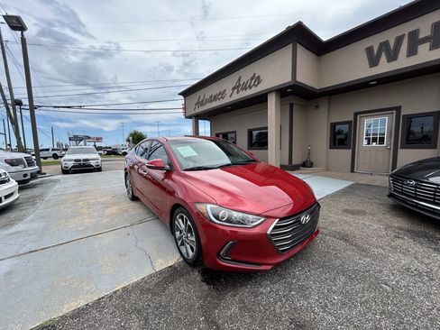 Used 2017 Hyundai Elantra Limited w/ Limited Tech Package 04 FWD image 4