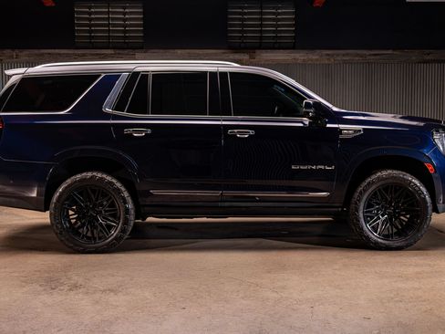 Used 2024 GMC Yukon Denali Ultimate AWD/4WD image 4
