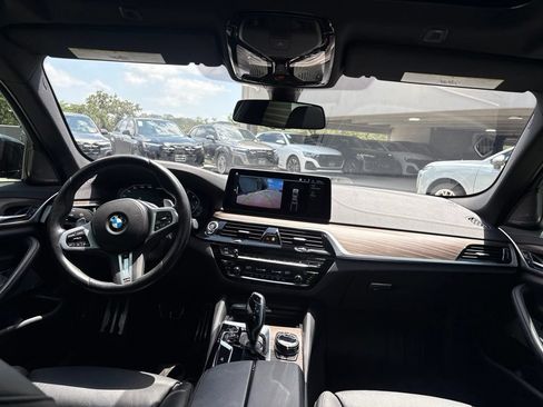 Used 2022 BMW M550i xDrive w/ Executive Package AWD/4WD image 19
