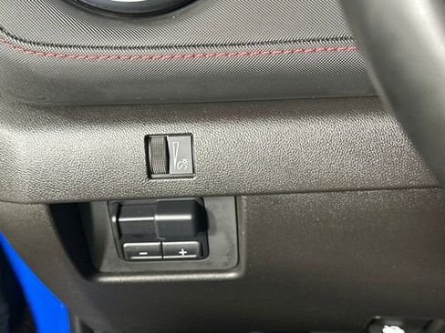 Used 2023 Chevrolet Colorado Z71 w/ Z71 Convenience Package 2 image 25