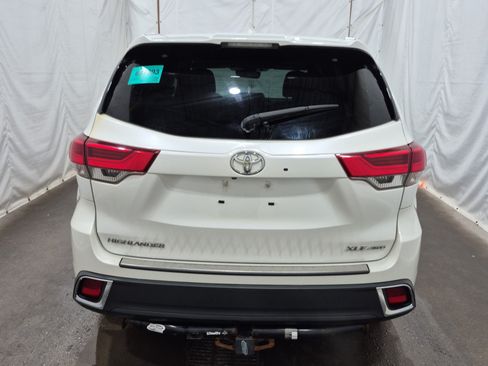 Used 2017 Toyota Highlander XLE AWD/4WD image 8