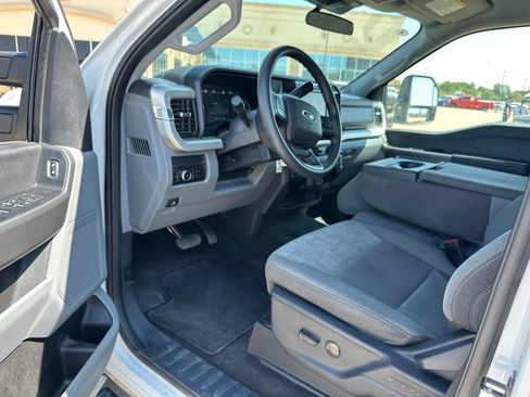 Used 2025 Ford F250 XLT AWD/4WD image 11