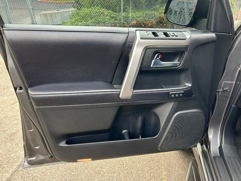 Used 2017 Toyota 4Runner Limited AWD/4WD image 14