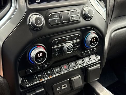 Used 2022 Chevrolet Silverado 1500 LTZ RWD image 26