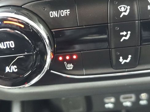 Used 2022 Chevrolet TrailBlazer LT w/ Convenience Package image 17