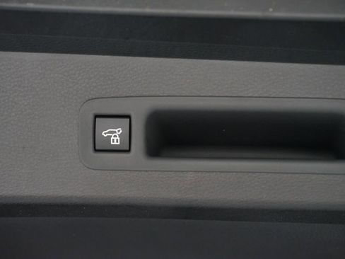 New 2026 Toyota Sienna XLE FWD image 38